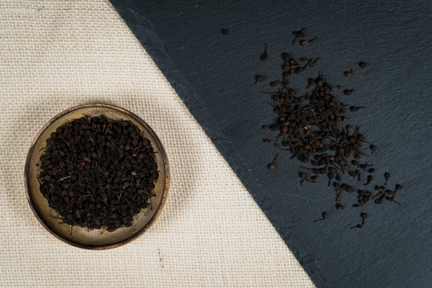 poivre sauvage en grain vue de dessus