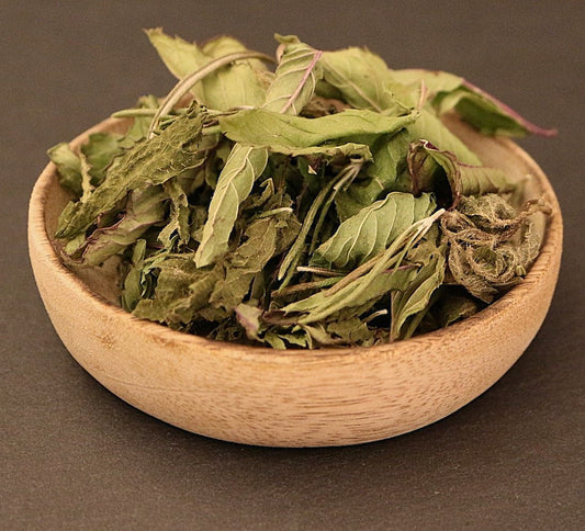 Tisane de plantes aromatiques cultivées en Normandie, menthe poivrée, romarin, ortie. Issues de l'agriculture biologique 